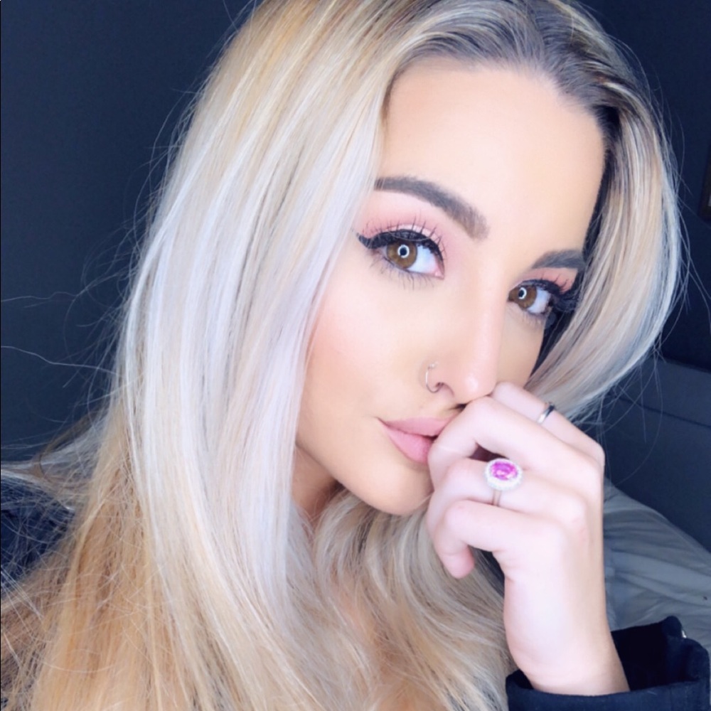 Meet your Posher, Ash